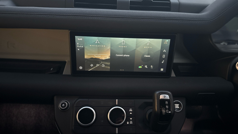 Land Rover Defender 2.0 D240 SE 110 5dr Auto Diesel Estate